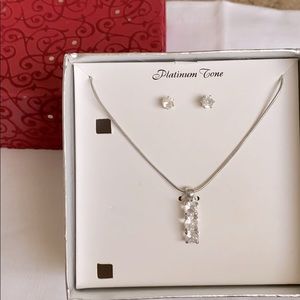 Platinum Tone necklace and earrings NWOT